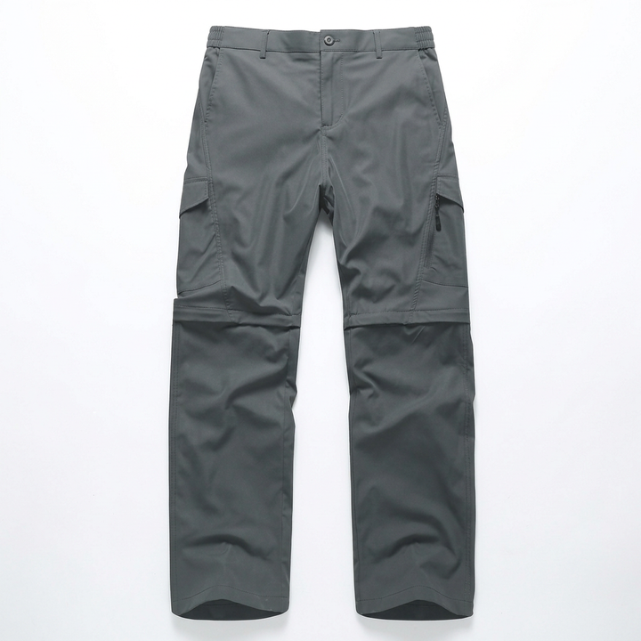 Pantalón gris convertible para hombre, vista frontal sobre fondo blanco
